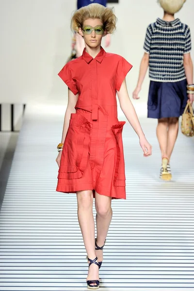 Look 25